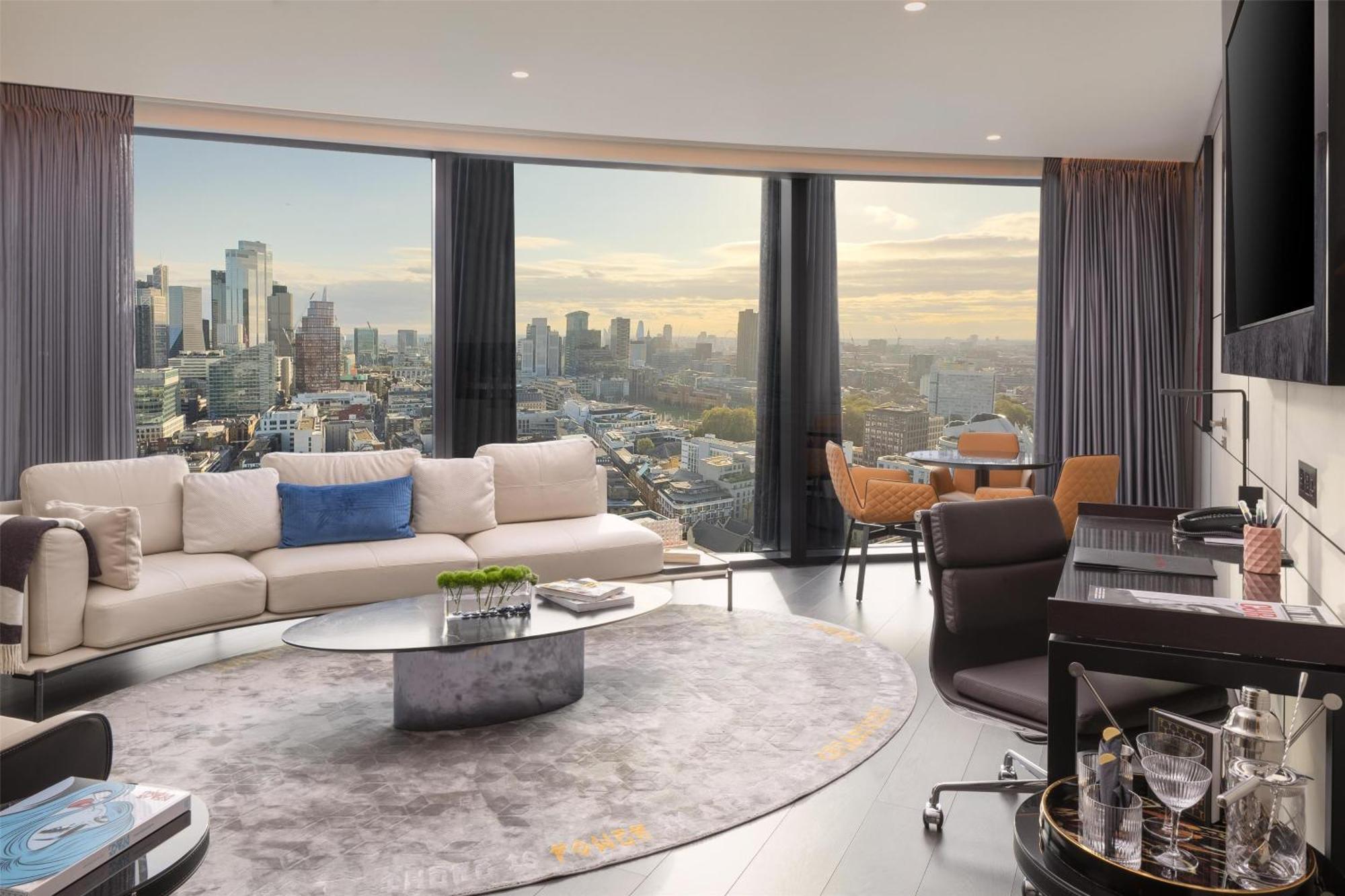 Art'otel Hoxton, Powered By Radisson Hotel 4*
